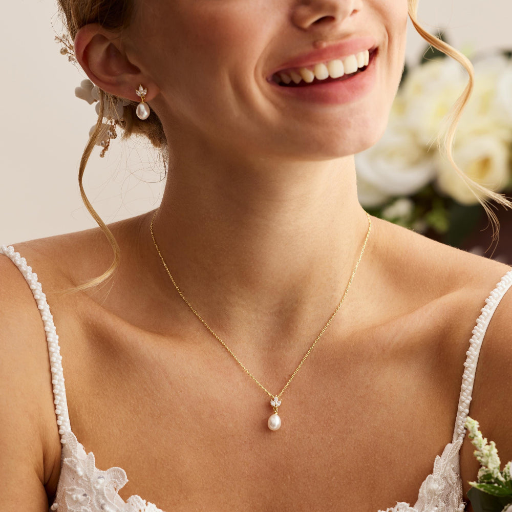Natural Freshwater Pearl Stud Earrings,Dainty CZ Diamond Pearl Earrings, Wedding Earrings, Bridal Earrings, Bridesmaid Gift, Gift for Mom