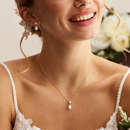 Natural Freshwater Pearl Stud Earrings,Dainty CZ Diamond Pearl Earrings, Wedding Earrings, Bridal Earrings, Bridesmaid Gift, Gift for Mom